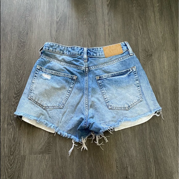 H&M high waisted vintage shorts - Picture 3 of 3